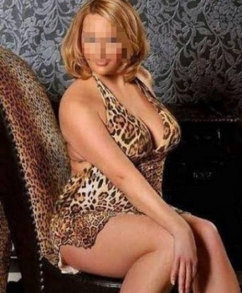 Моя стройная фигура и изящные формы покорят ваши сердца. Предлагаю услуги, которые унесут вас в мир блаженства и наслаждения. Гарантирую полное удовлетворение и воплощение ваших самых сокровенных фантазий. Фотографии подтверждают мою красоту и привлекательность. Буду рада вас видеть в своей уютной квартире в Москве или приехать к вам. Дискретность и конфиденциальность - мои основные принципы. Оставьте свои отзывы, и вы убедитесь, что я достойна вашего внимания. 💋 13515, 40 лет