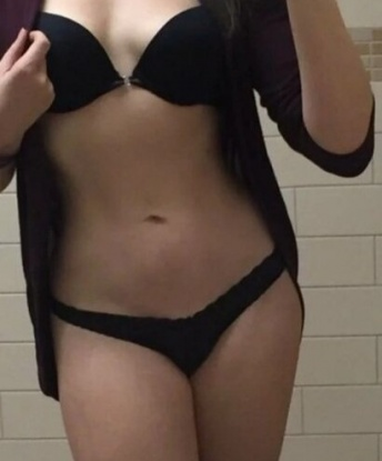 Молодая, страстная и игривая красотка ждет тебя для ярких и запоминающихся встреч. Готова исполнить все твои фантазии и желания. Приятные сюрпризы гарантированы! 14547, 23 года